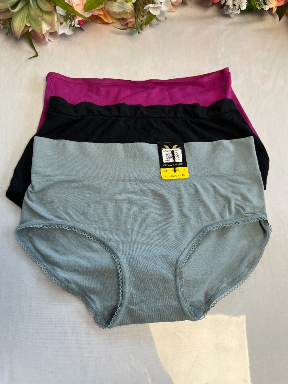 3 Pc Panty Bundle Wacoal MeUndies Natori Medium Large